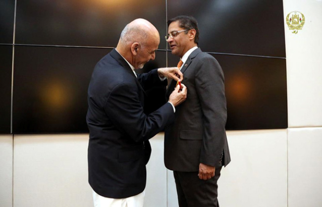حکومت افغانستان به سفیر هند در کابل مدال اعطا کرد
